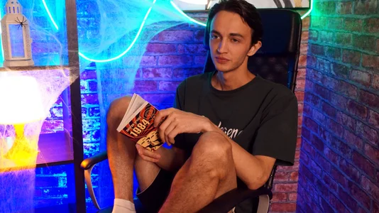 John_Mellow Spoopy pics Pic 4