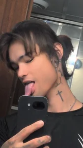 loverboy02142 Public - {count, plural, one {תמונה אחת} two {שתי תמונות} many {# תמונות} other {# תמונות}}