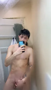 GuillaumebeauZizi's XXX Nude Photo 2