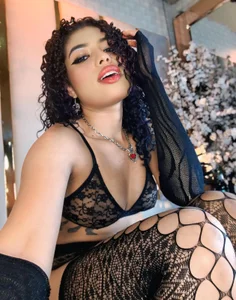 Vibe my pussy wet for you 😈💦 od julietajackson_1  3 snímek