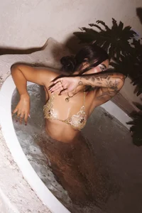 Golden Goddess👑 de Kali-hill  3 Imagens