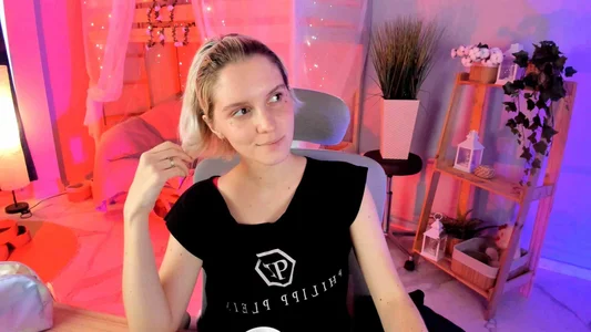 BethanyCloud almost no makeup, do you like it? Poză 3