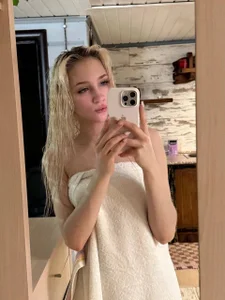 ChanelGlow Public Pic 2