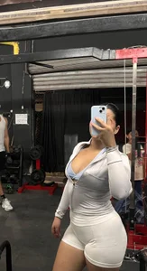 Laura_Maverick GYM DAY 🏋️‍♂️ Pic