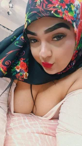 Inaya_Khalifa Arab beauty with a veil of mystery, whispers that light up the screen 😈 Pic 4