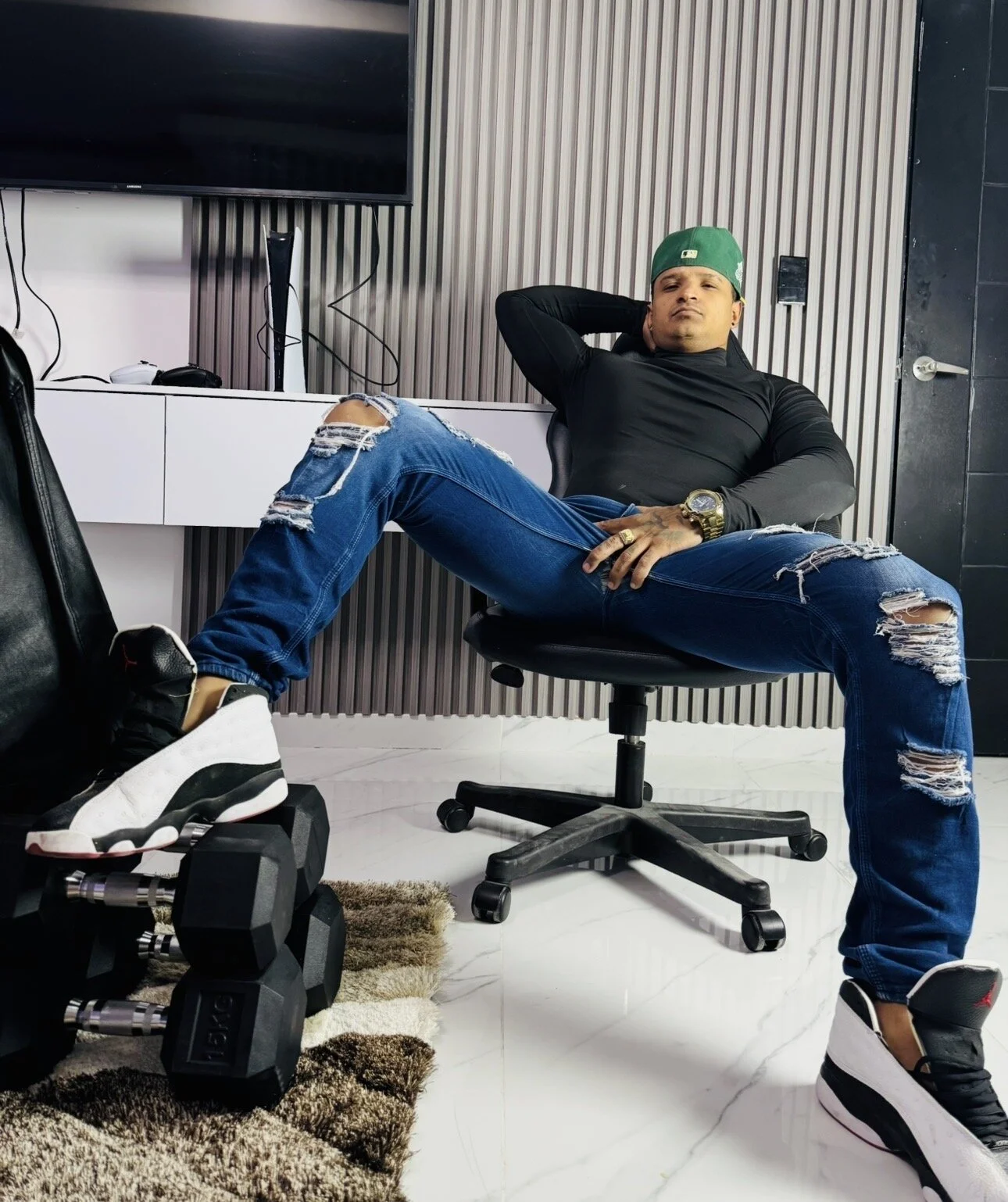 A cock and a pair of jeans can't look that perfect de master_jens  Imagens