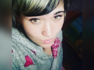 HollyLaBerry Public Pic 2