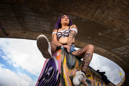 ChloeAllennn 🖤🔮💜 Foto 3