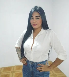 camila_valenciia_ Public Immagine  3