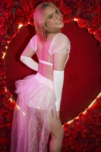 _Little_angel69 My Valentine's Day was very sensual, would you like to see more? join my fan club Poză