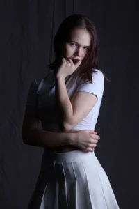 OwlLynn White outfit  5টি ছবি