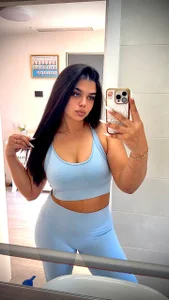 YaraCruz Public Foto 4