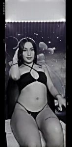 sexy_latinas_69 Public Pic 4