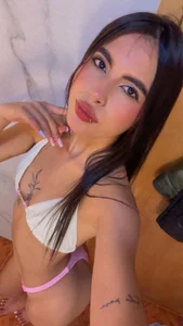 Perla_lovely_ There is something in your eyes that promises unforgettable nights. 🍒🤍 사진 3