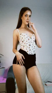 Iwanturcarrot_ Lana Pic