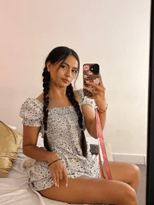 emily_bank Little me, big flirt energy 😏 slika 2