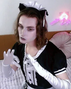 whitekittenenergy Public Kuva