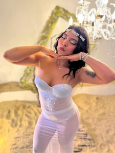 AnnieRouse__ Aphrodite arrived ✨🏜️ Foto 2