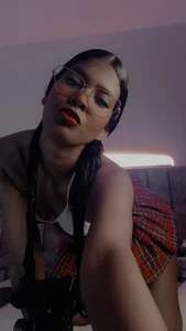 Ambeer_fox_Naughty Schoolgirl Bild 9