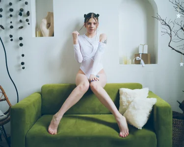 in white od AnnaLevin  2 snímek