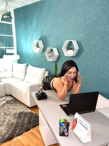 Camilaa_Sanchez_ kullanıcısının 🔥💄 you horny and sexy secretary 🔥💄 albümü -  4 fotoğraf