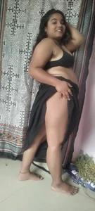 HOT-COUPLE19 Public Pic 9