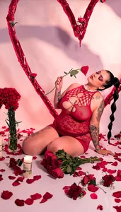 KayllaEvanss_ 💎 "Each caress of yours is a verse written on my skin." Poză 3