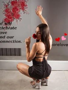 VanessaParis__ Happy Valentine's Day Lovers💘 Pic 2