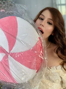 CarolaineMyers Christmas mood Pic 4