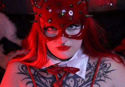 Mariana_velezz Are you ready for the game? ❤️‍🔥  3. fénykép