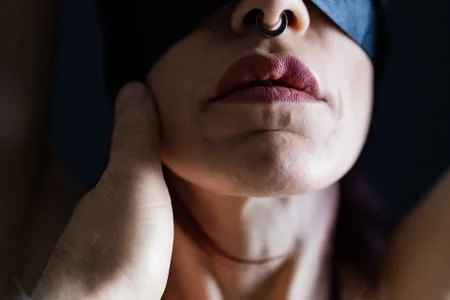 Tied and Blindfolded 4 free de MelanieDeep  3 Imagens