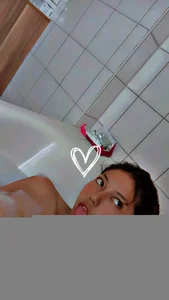 Katy__Burning Public Immagine  2