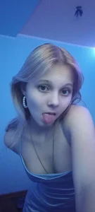Clara_Schneider0 Public Pic 3