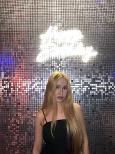 BeckiHoffer Public Foto