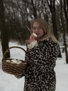 LesleyMil snow princess Pic 3