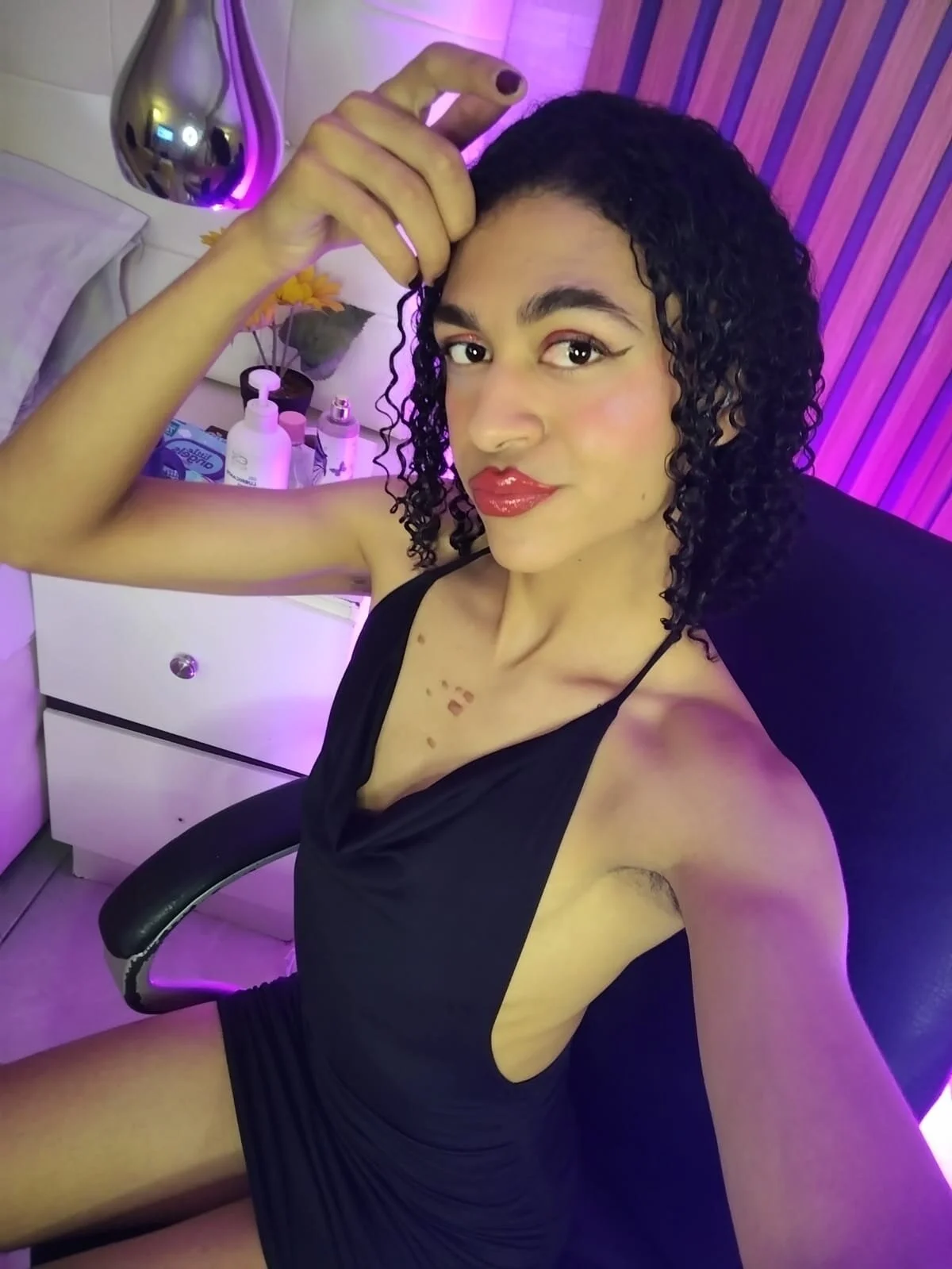KyleeSmiith-এর ট্রেন্ডিং  4344টি ছবি