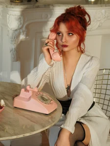 AlisHansonLook at me dear!图片