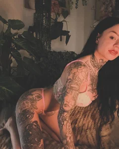 SkinnyLilly Public Billede 2