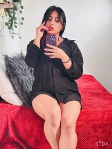 Olivia_Morrys Chill in my house Pic 6