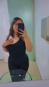 PersefoneSnow A black dress clinging to my big tits🍆😈  2. fénykép