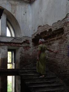 roxana_brooksのYou can find an interesting woman in interesting placeの 4枚の写真