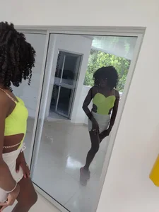 puca_ebonyの🕶️🌴の 4枚の写真