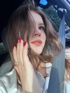 EvaThopson meow 🤍 Hình 3