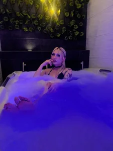 Mariluu_ jacuzzi mode Foto 6