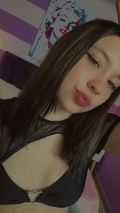 little_emma0 🥰 Pic 3