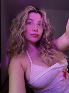 selfie de ItsEzheVika  2 photos