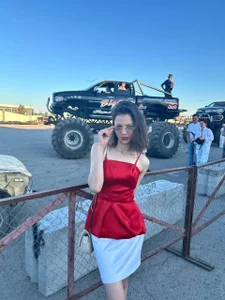 First time seeing monster truck🥵🥵🥵 de SheliaBinkley  3 Imagens