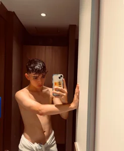 lukeboyce33: Public ( фото)