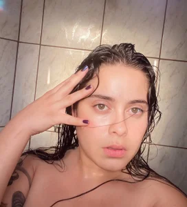 Shower de PutaYasmim  Imagens