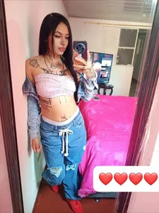 Charlotte_ethan Public Pic